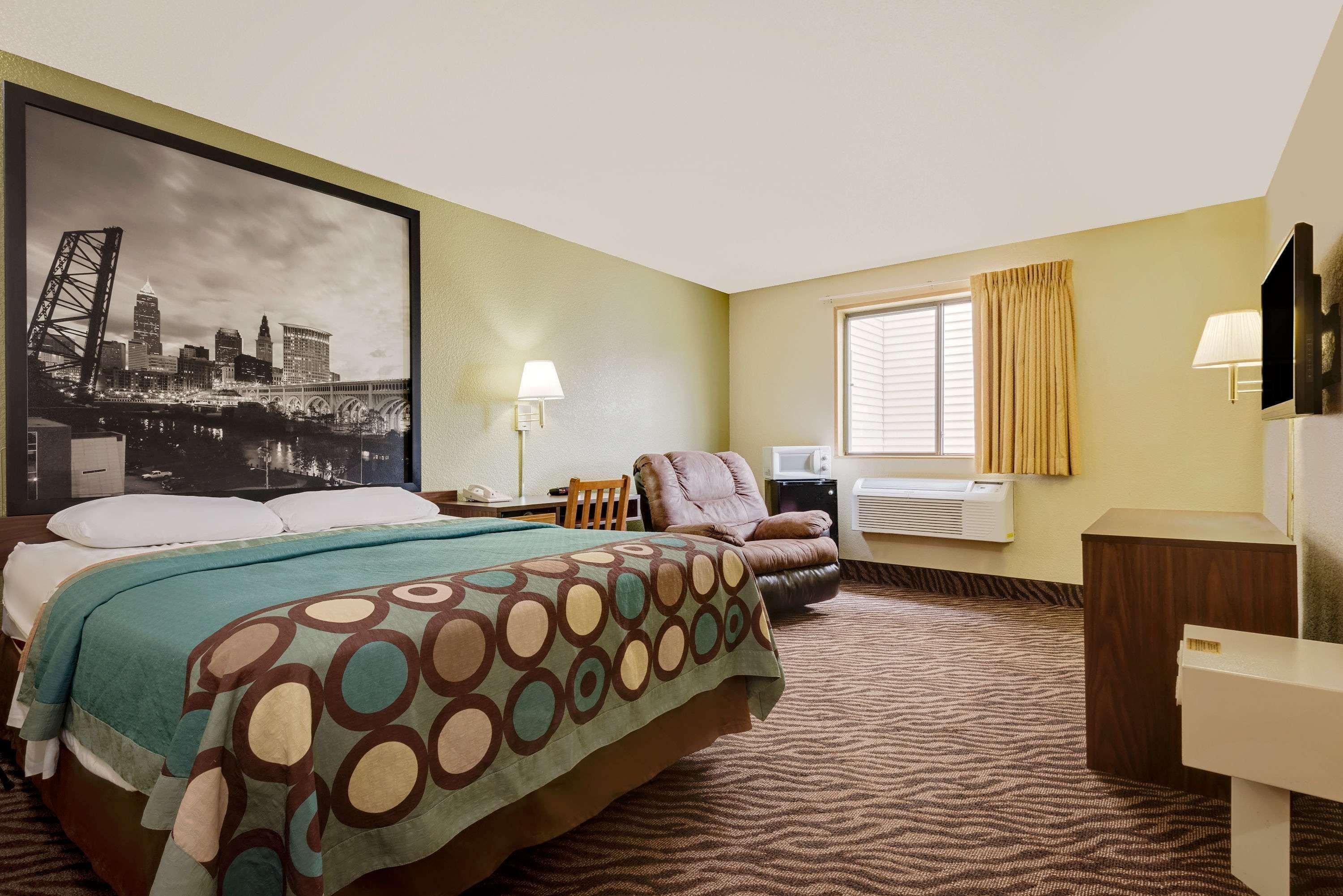 Super 8 By Wyndham Mentor/Cleveland Area Hotel Exterior foto