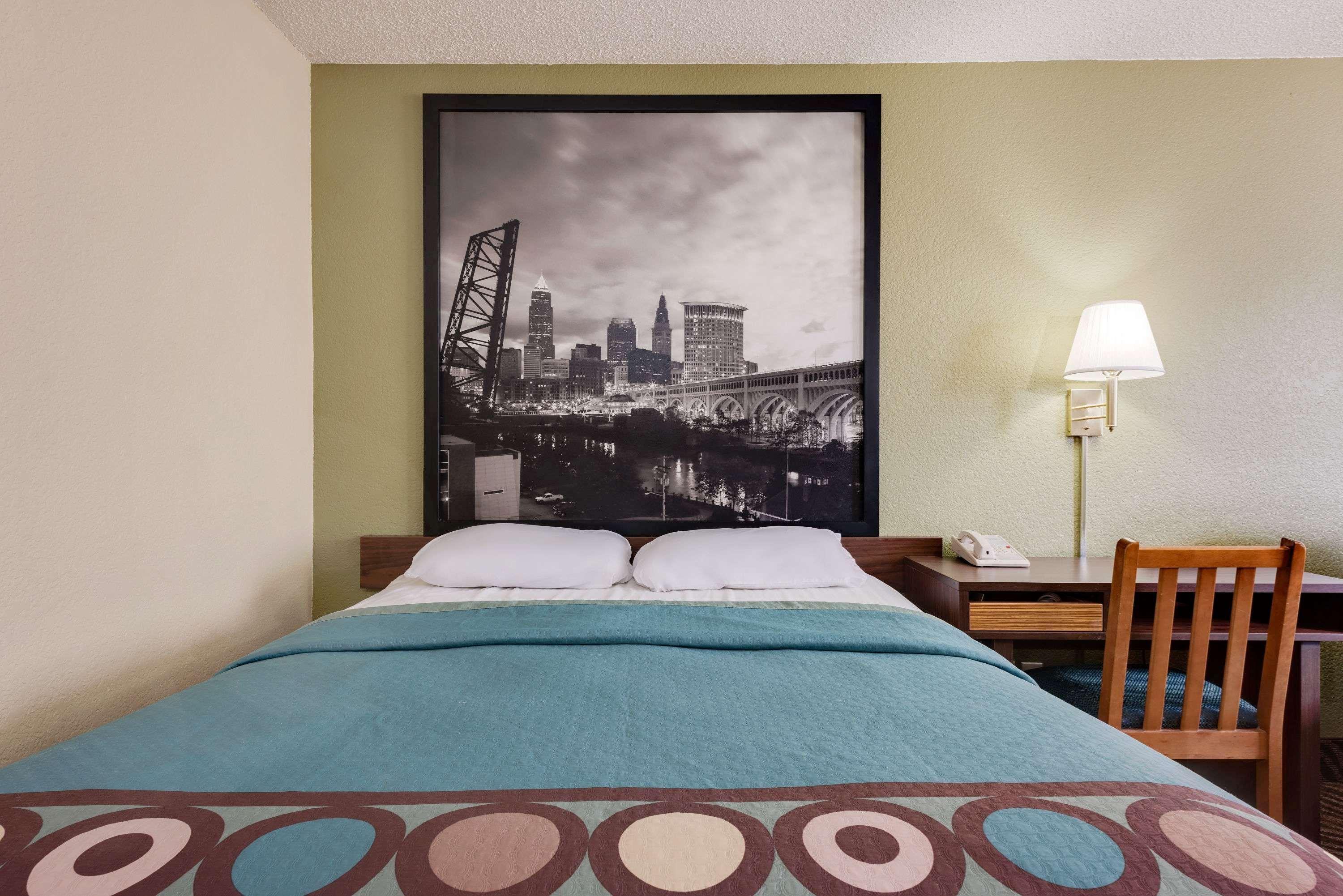 Super 8 By Wyndham Mentor/Cleveland Area Hotel Exterior foto