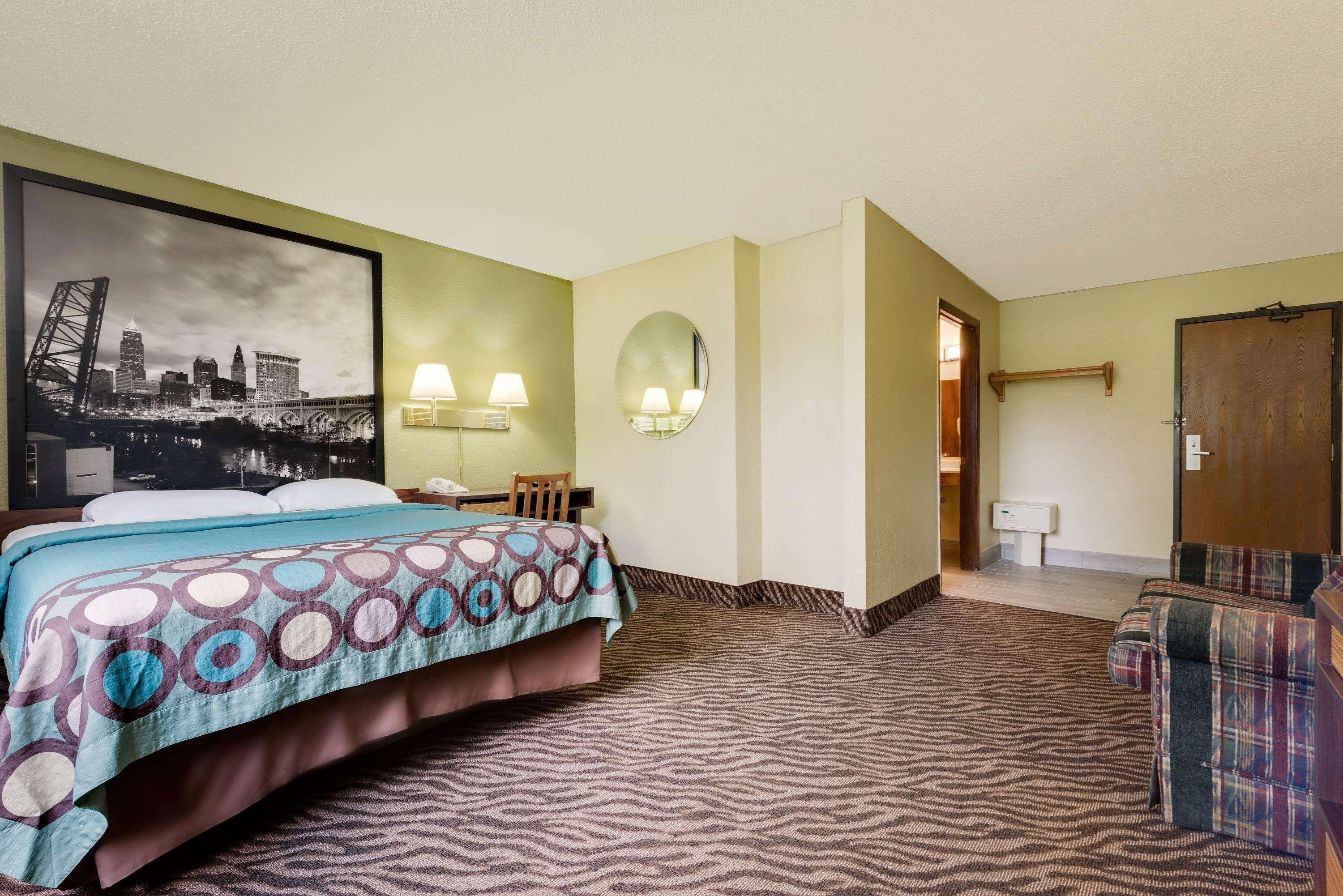Super 8 By Wyndham Mentor/Cleveland Area Hotel Exterior foto