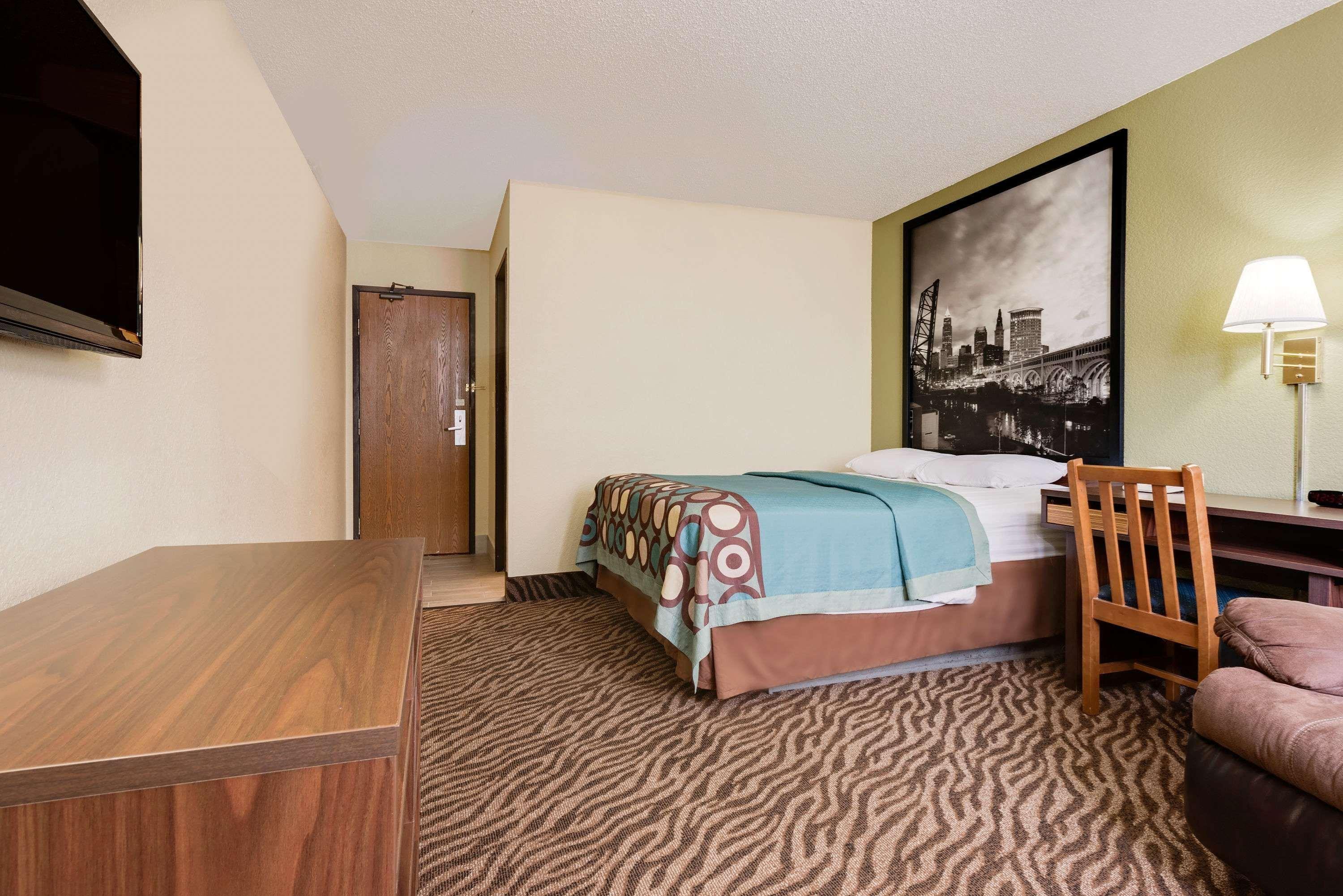 Super 8 By Wyndham Mentor/Cleveland Area Hotel Exterior foto