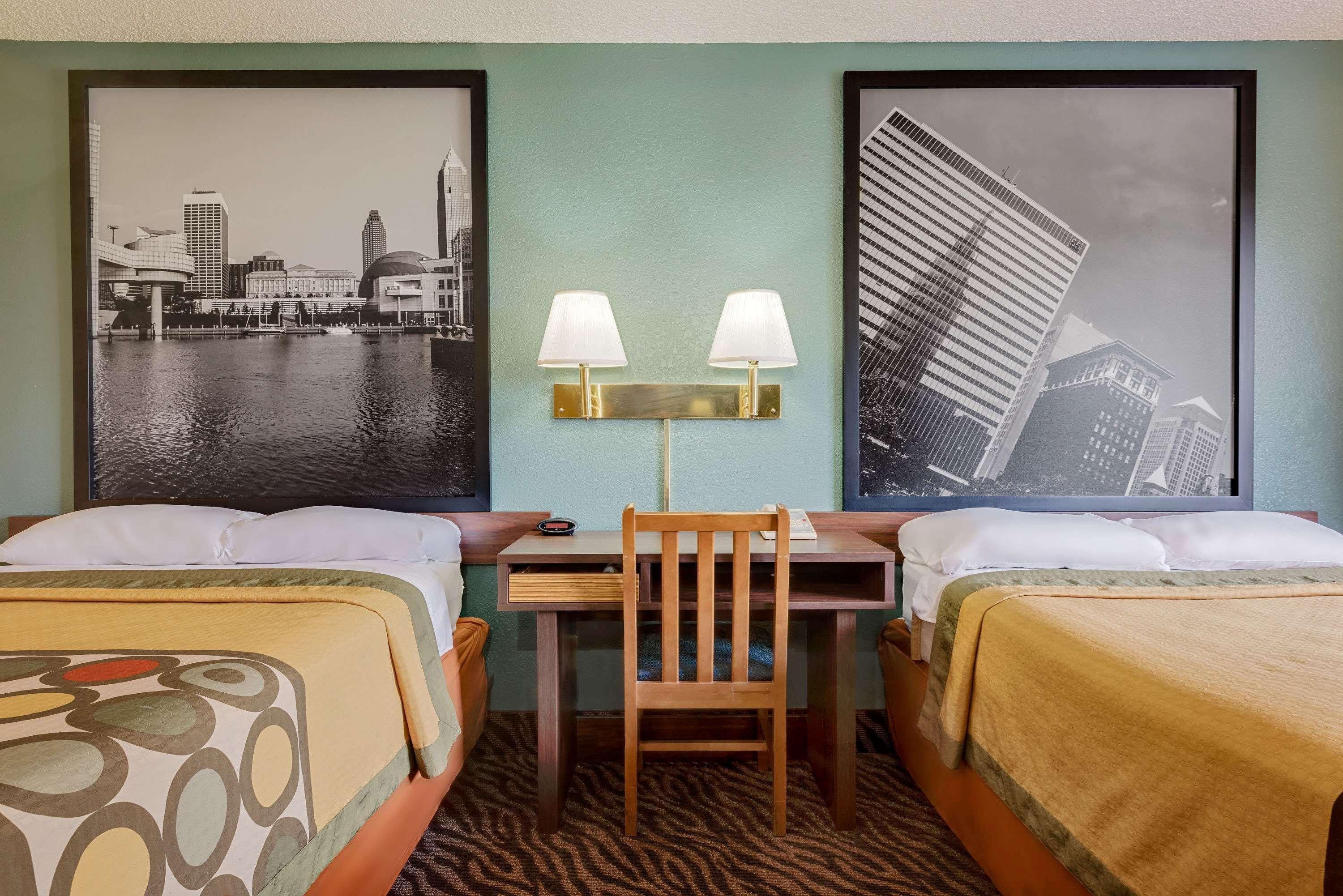 Super 8 By Wyndham Mentor/Cleveland Area Hotel Exterior foto