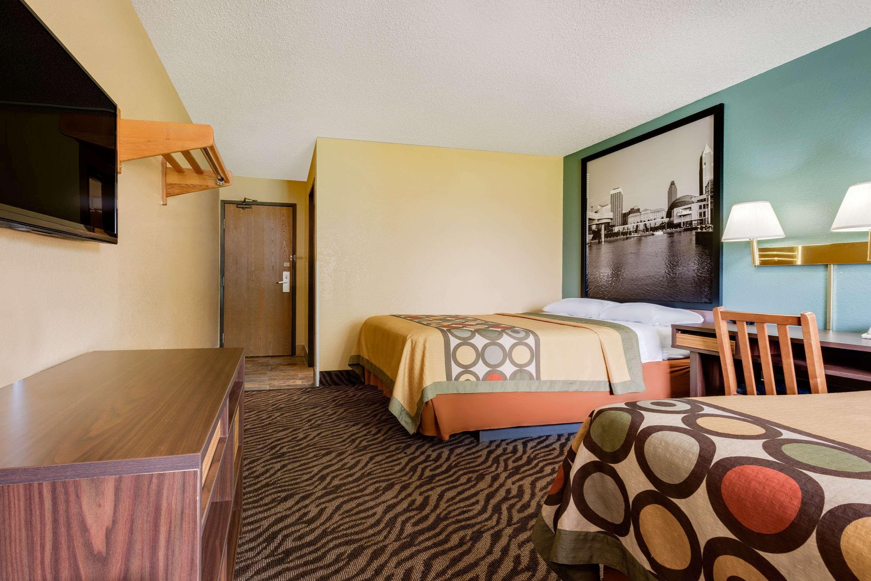 Super 8 By Wyndham Mentor/Cleveland Area Hotel Exterior foto