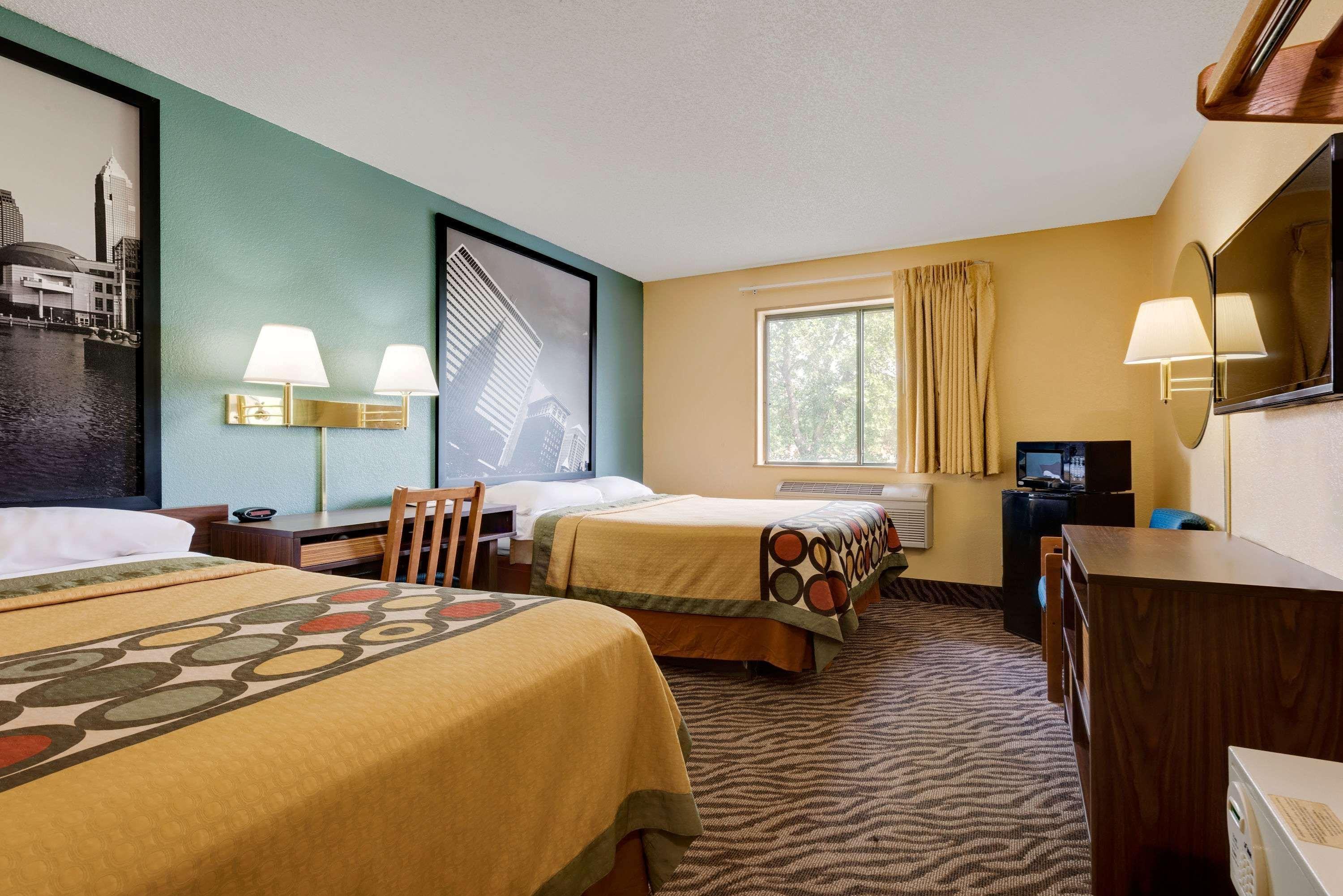 Super 8 By Wyndham Mentor/Cleveland Area Hotel Exterior foto